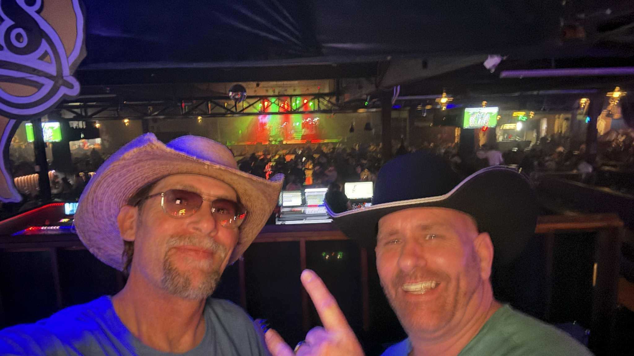 Beer Drinkin' Buddies